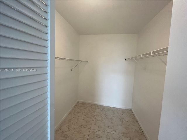 3710 NW 21st St 211, Lauderdale Lakes, FL 33311