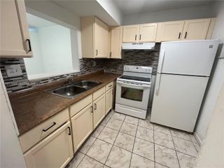 3710 NW 21st St 211, Lauderdale Lakes, FL 33311