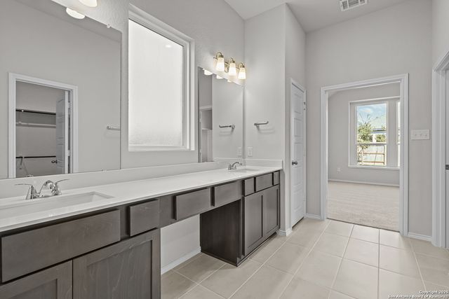 12579 Carrick Dr, San Antonio, TX 78254