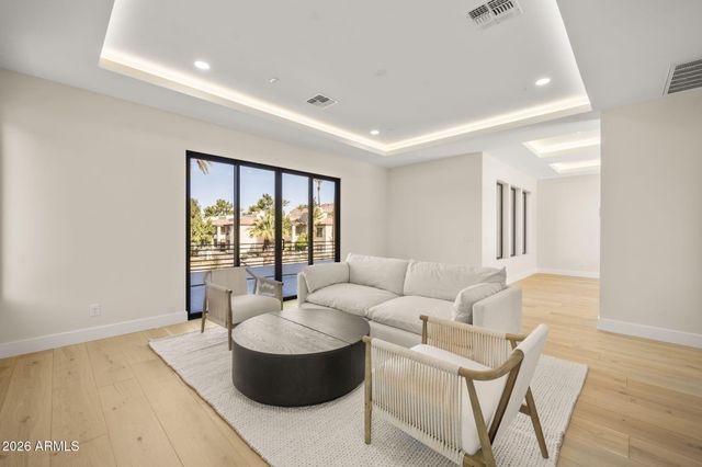 4227 E CAMPBELL Avenue, Phoenix, AZ 85018