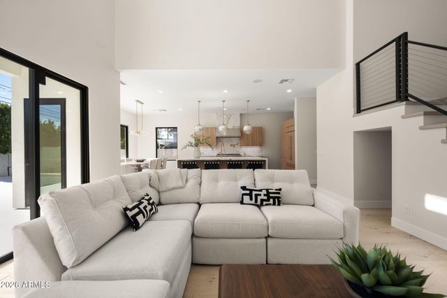 4227 E CAMPBELL Avenue, Phoenix, AZ 85018