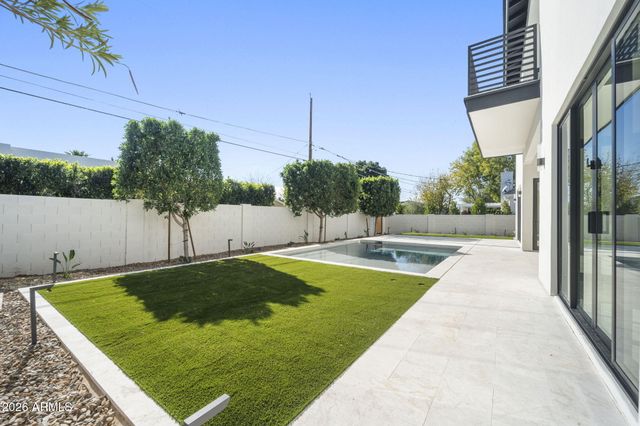 4227 E CAMPBELL Avenue, Phoenix, AZ 85018