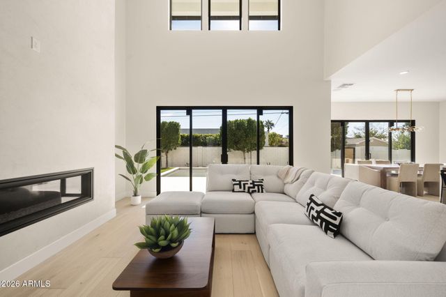 4227 E CAMPBELL Avenue, Phoenix, AZ 85018