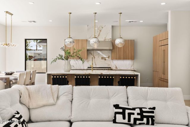 4227 E CAMPBELL Avenue, Phoenix, AZ 85018