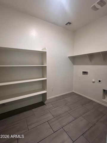 7833 W KERBY Avenue, Phoenix, AZ 85043