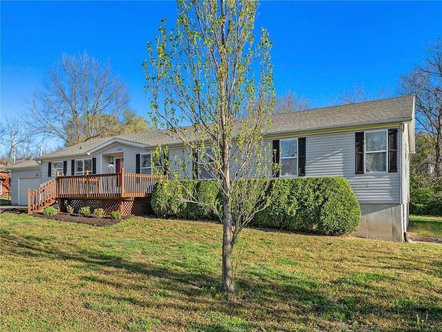 13732 Lawrence Avenue, Bonner Springs, KS 66012