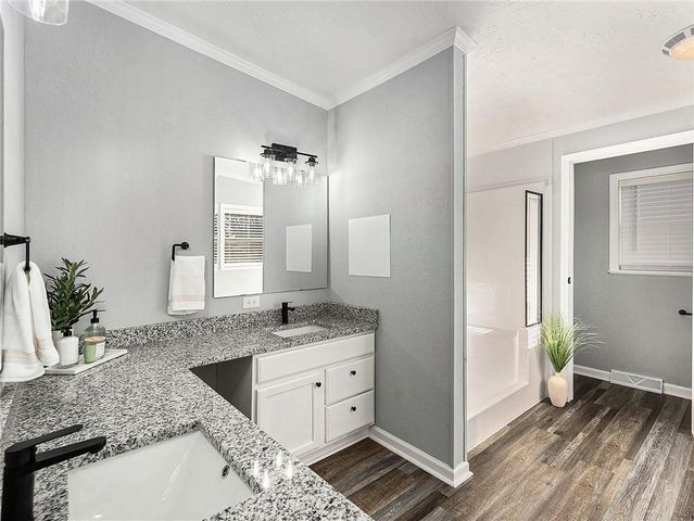 13732 Lawrence Avenue, Bonner Springs, KS 66012
