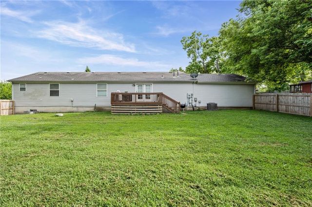 13732 Lawrence Avenue, Bonner Springs, KS 66012
