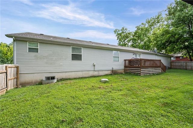13732 Lawrence Avenue, Bonner Springs, KS 66012