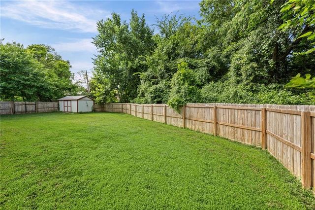 13732 Lawrence Avenue, Bonner Springs, KS 66012