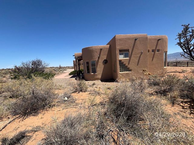 2010 Desert Avenue NE, Rio Rancho, NM 87144