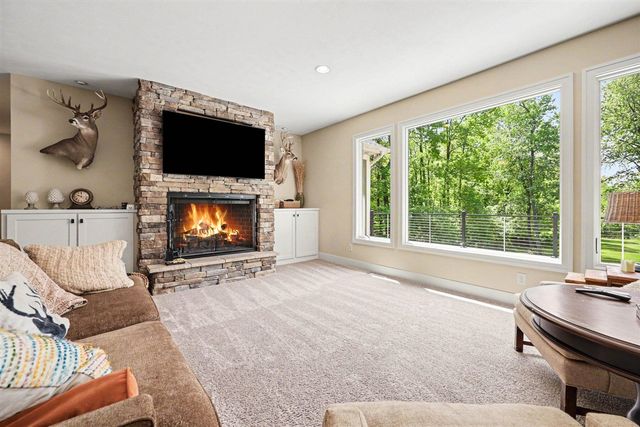5318 Lamont Farms Drive, Coopersville, MI 49404