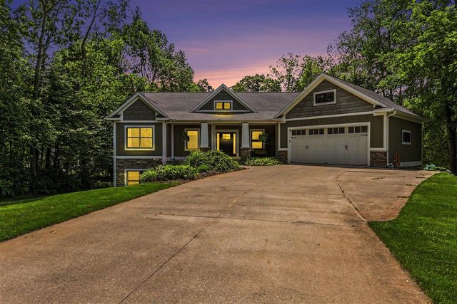 5318 Lamont Farms Drive, Coopersville, MI 49404