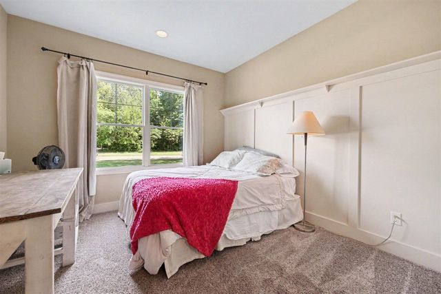 5318 Lamont Farms Drive, Coopersville, MI 49404