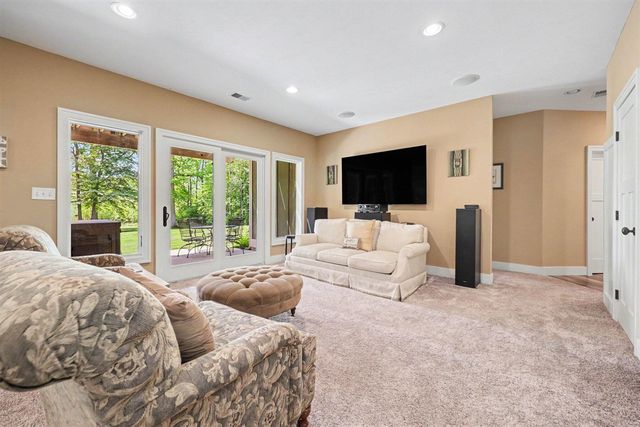 5318 Lamont Farms Drive, Coopersville, MI 49404