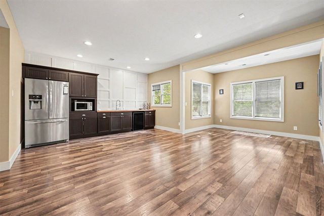 5318 Lamont Farms Drive, Coopersville, MI 49404