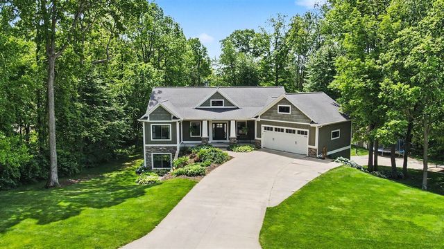 5318 Lamont Farms Drive, Coopersville, MI 49404