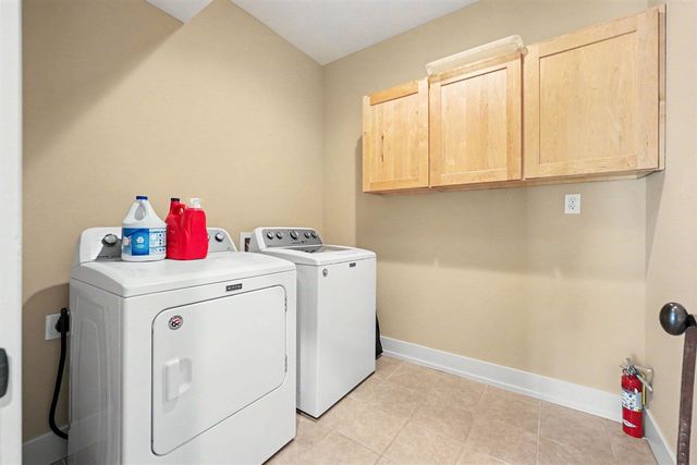 5318 Lamont Farms Drive, Coopersville, MI 49404