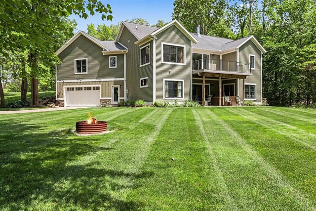 5318 Lamont Farms Drive, Coopersville, MI 49404