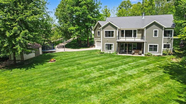 5318 Lamont Farms Drive, Coopersville, MI 49404