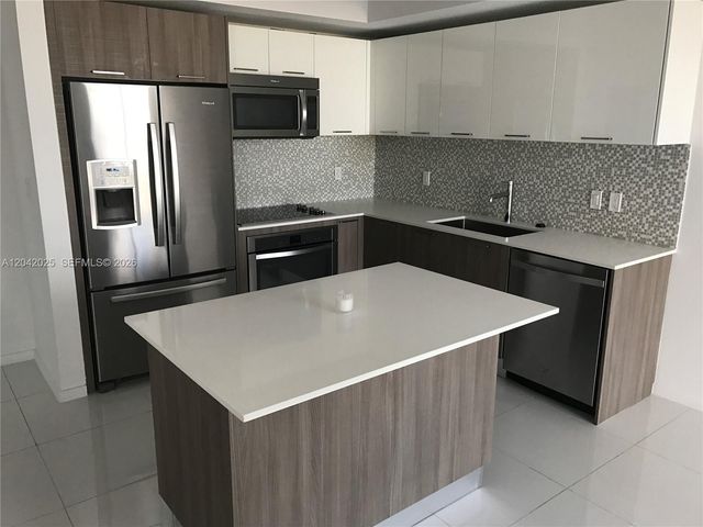 5252 NW 85th Ave 605, Doral, FL 33166