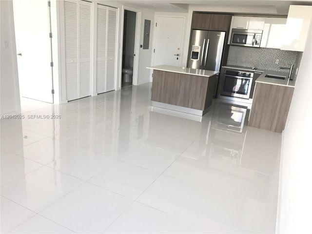 5252 NW 85th Ave 605, Doral, FL 33166