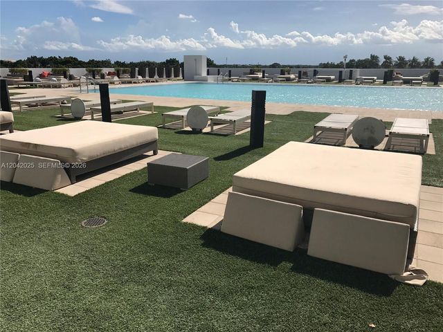5252 NW 85th Ave 605, Doral, FL 33166