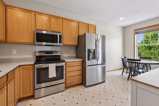2229 Grimm Road, Chaska, MN 55318
