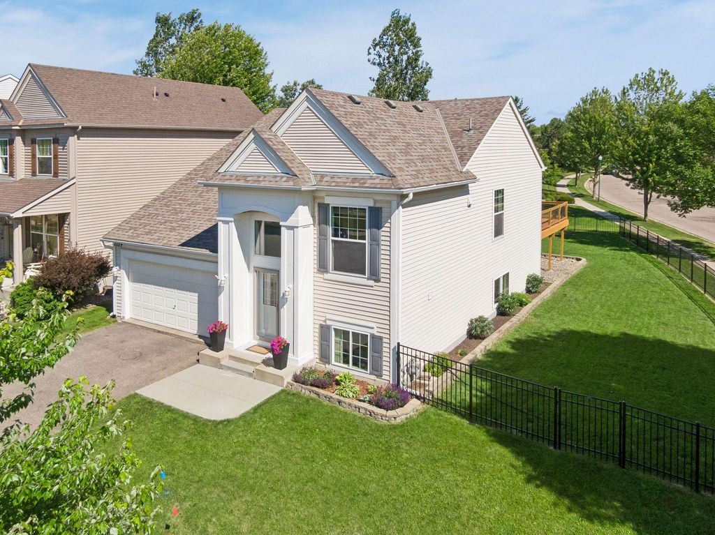2229 Grimm Road, Chaska, MN 55318
