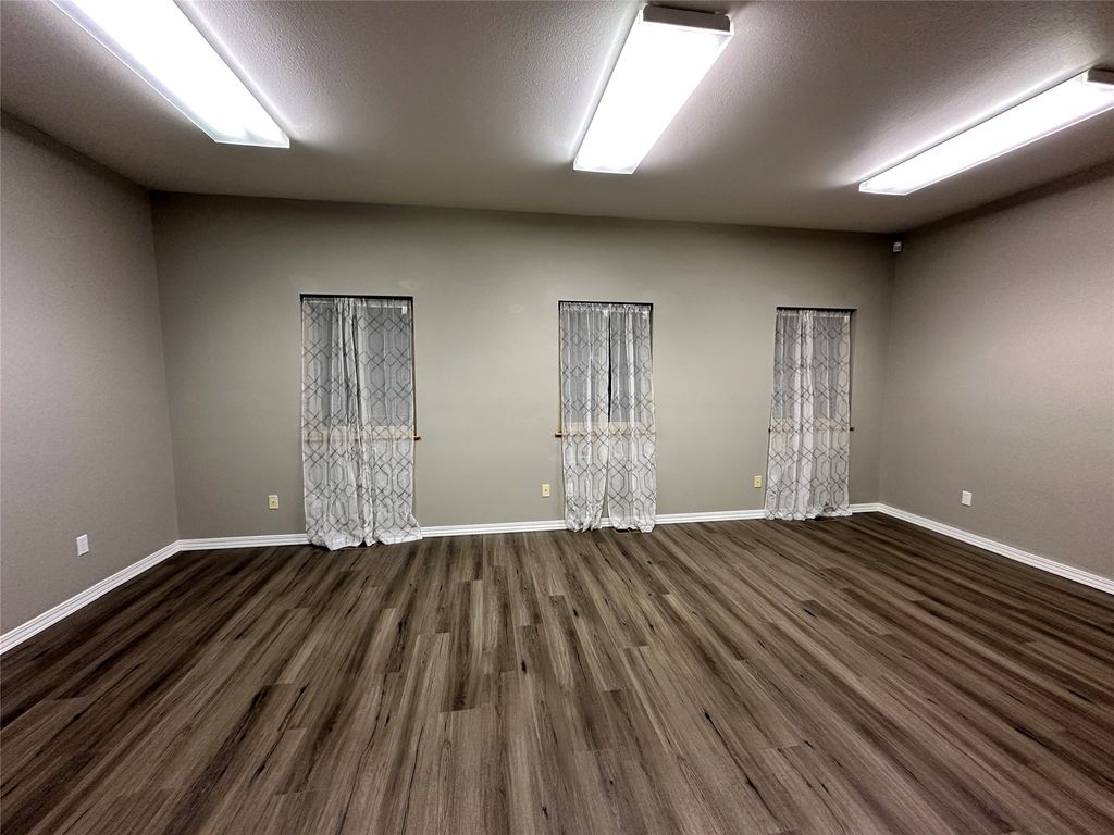 Address unavailable. photo 13