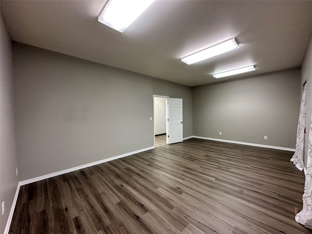 Address unavailable. photo 15