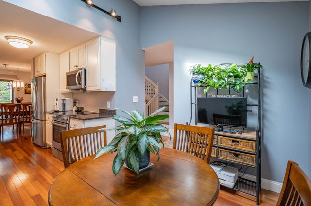 5 Iris Court, Nashua, NH 03062