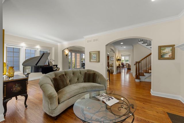 706 N Ellsworth Street, Naperville, IL 60563