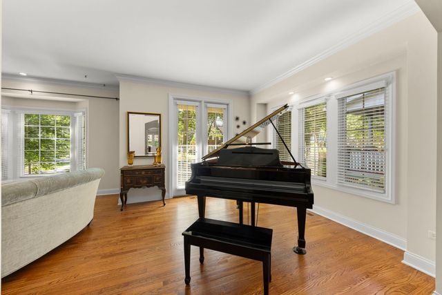 706 N Ellsworth Street, Naperville, IL 60563