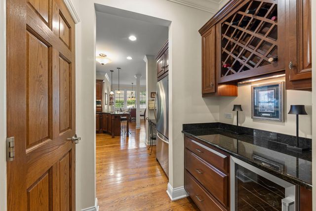 706 N Ellsworth Street, Naperville, IL 60563