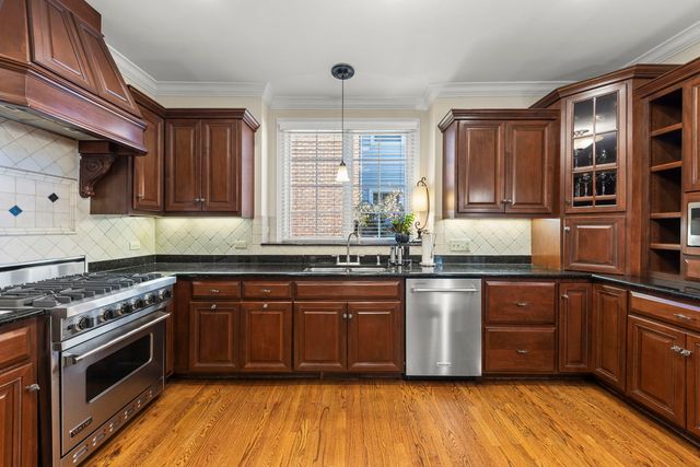 706 N Ellsworth Street, Naperville, IL 60563