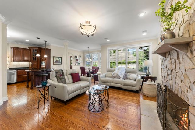706 N Ellsworth Street, Naperville, IL 60563