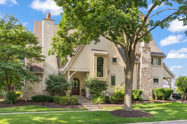 706 N Ellsworth Street, Naperville, IL 60563