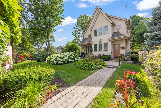 706 N Ellsworth Street, Naperville, IL 60563
