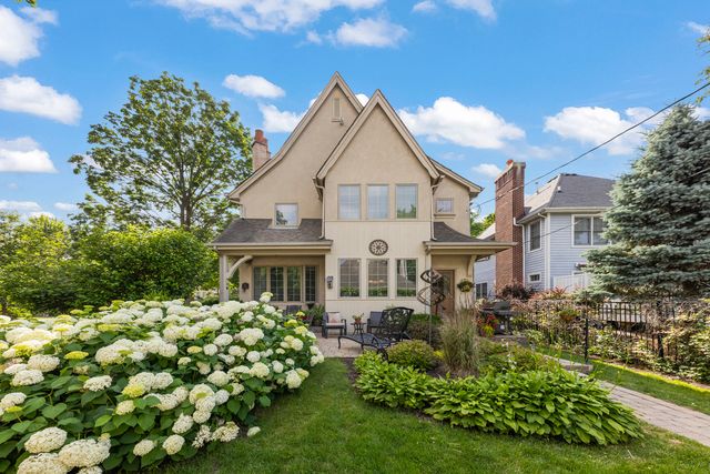 706 N Ellsworth Street, Naperville, IL 60563