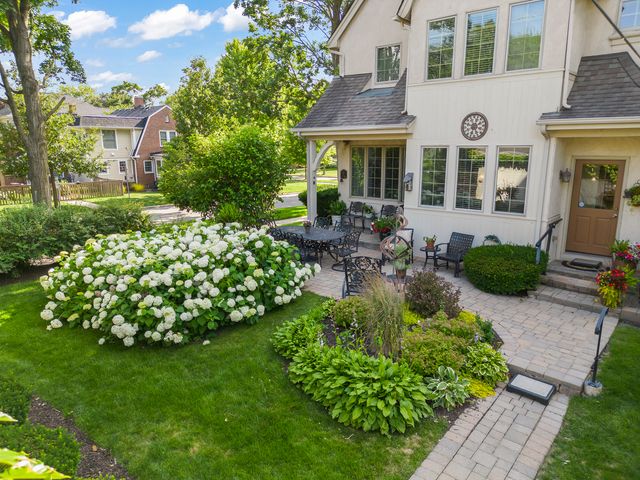 706 N Ellsworth Street, Naperville, IL 60563