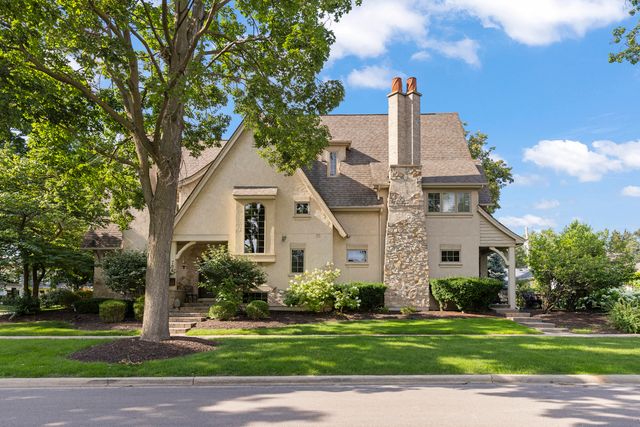 706 N Ellsworth Street, Naperville, IL 60563