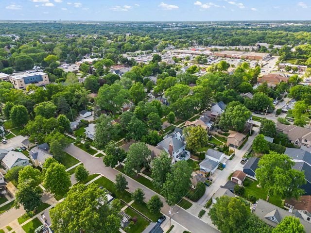 706 N Ellsworth Street, Naperville, IL 60563