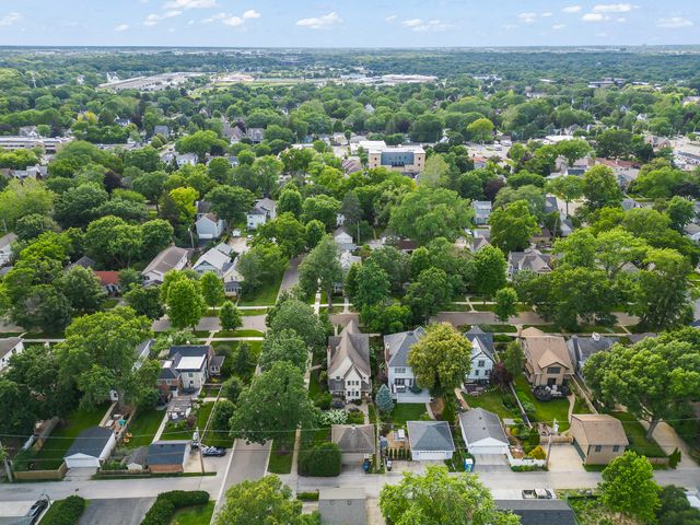 706 N Ellsworth Street, Naperville, IL 60563