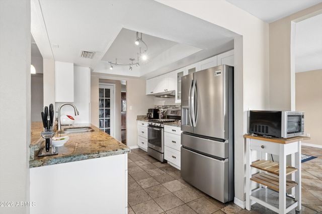 4001 S HAZELTON Lane, Tempe, AZ 85282