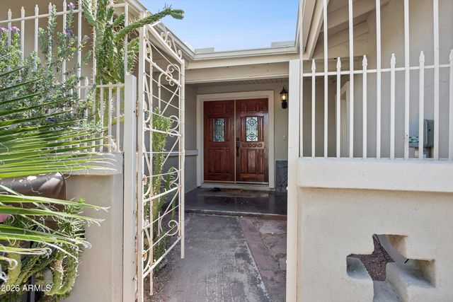 4001 S HAZELTON Lane, Tempe, AZ 85282
