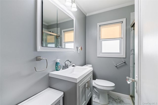 17 Standish Road, Valley Stream, NY 11580