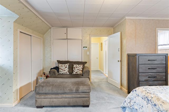 17 Standish Road, Valley Stream, NY 11580