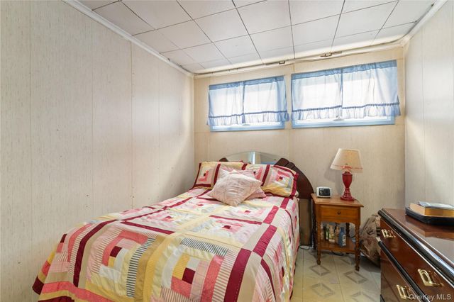 17 Standish Road, Valley Stream, NY 11580