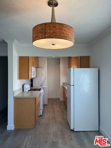 2037 S Burnside Avenue, Los Angeles, CA 90016
